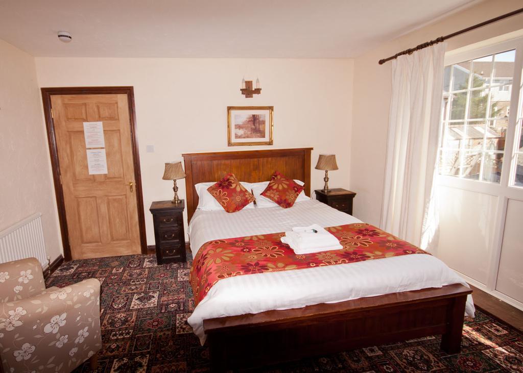 The White Hart Hotel Menheniot Ngoại thất bức ảnh